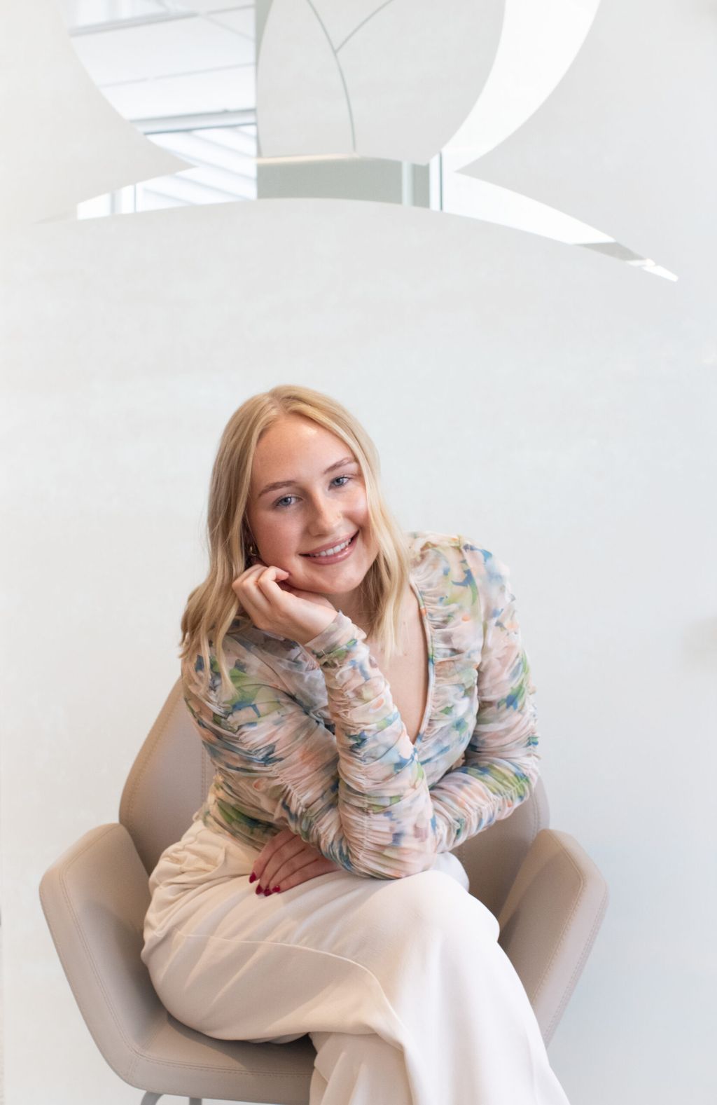 Headshot of Madelyn Greenlee, LE, aesthetician at Swann Dermatology