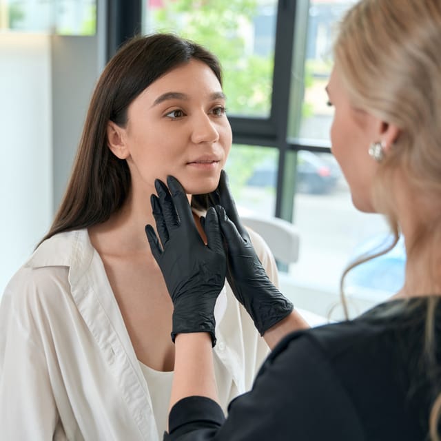 When to See a "Virtual" Dermatologist vs. Office Visit
