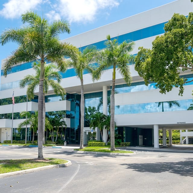 Skin Center clinic exterior in Fort Lauderdale, FL