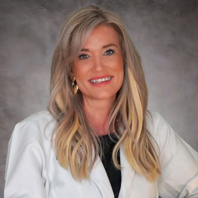 Headshot of Misty Roben Summers, NP-C, certified nurse practitioner at Forefront Dermatology