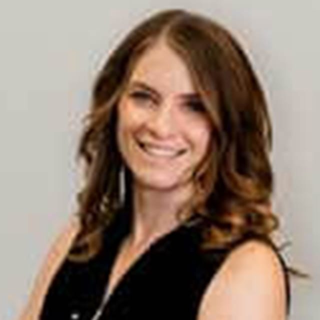 Headshot of Ashli Schoenholz, ARNP, advanced registered nurse practitioner at Radiant Dermatology