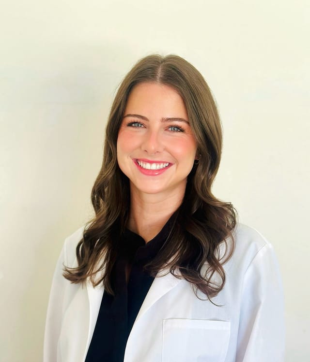 Headshot of Stephanie Verges, CRNP, certified nurse practitioner at Advanced Dermatology & Skin Care Centre
