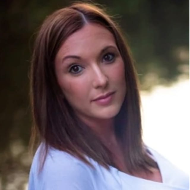 Headshot of Maagen Resimius, LE, aesthetician at Forefront Dermatology
