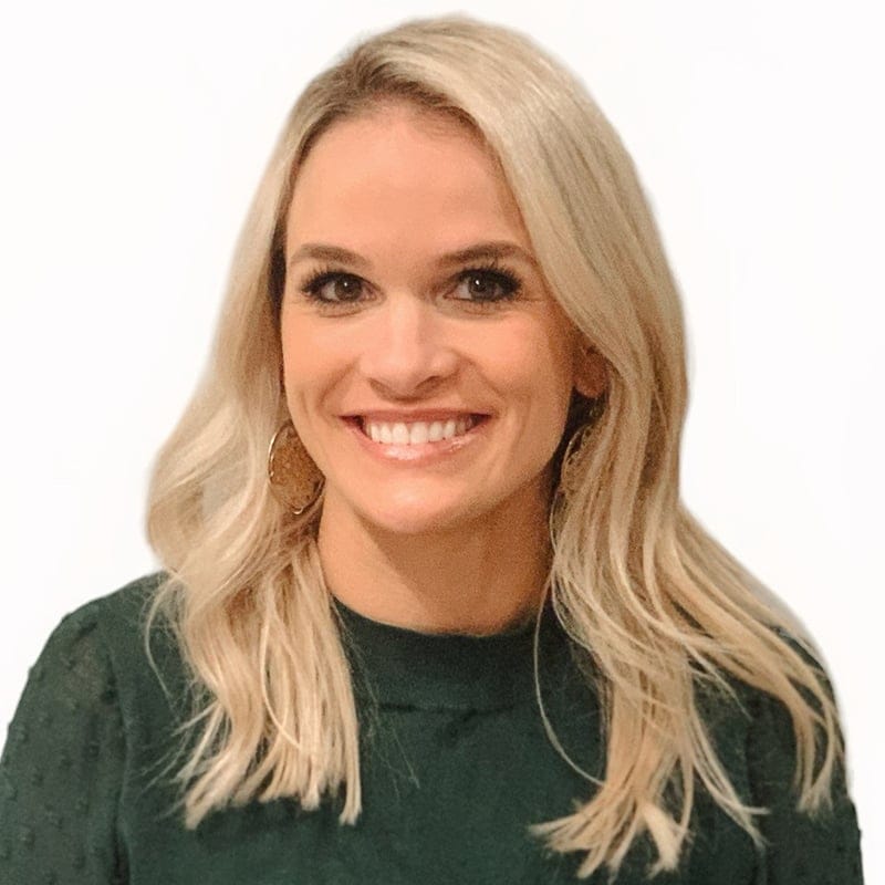 Headshot of Jen Hunsaker, FNP-C, family nurse practitioner at Forefront Dermatology