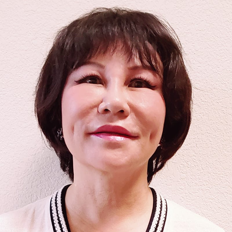 Headshot of Thuy Vi Nguyen, FAAD, MD, board-certified dermatologist at Forefront Dermatology