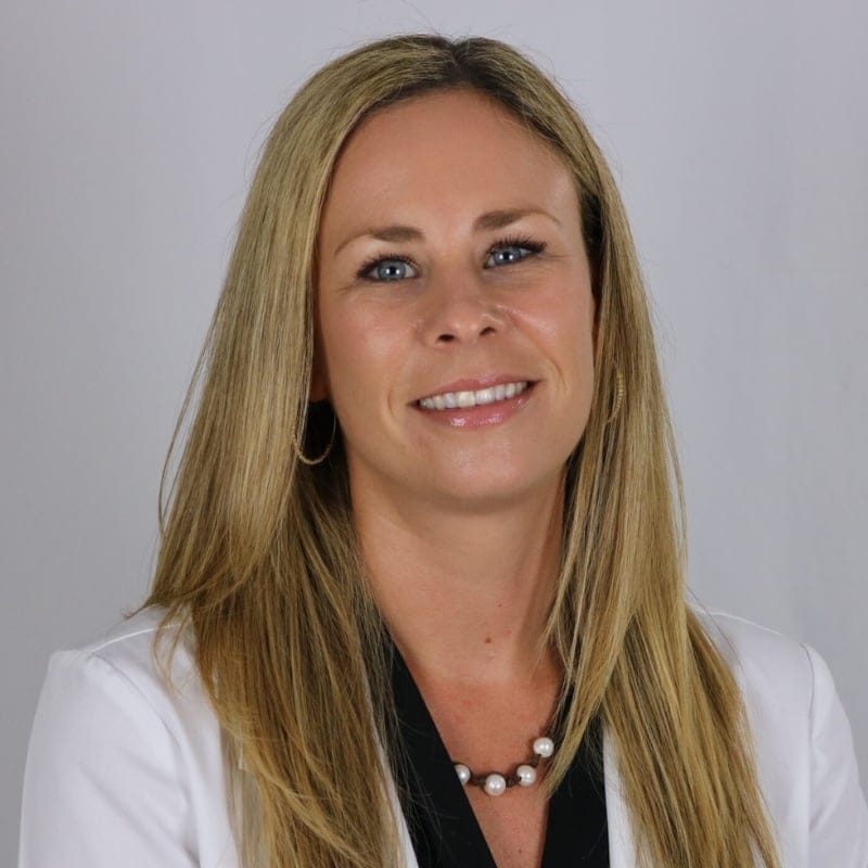 Headshot of Anna Weier, FNP-C, family nurse practitioner at Florida Dermatology & Plastic Surgery