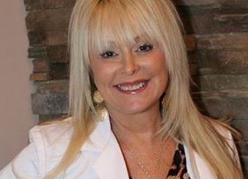 Bonnie McDermott, LE