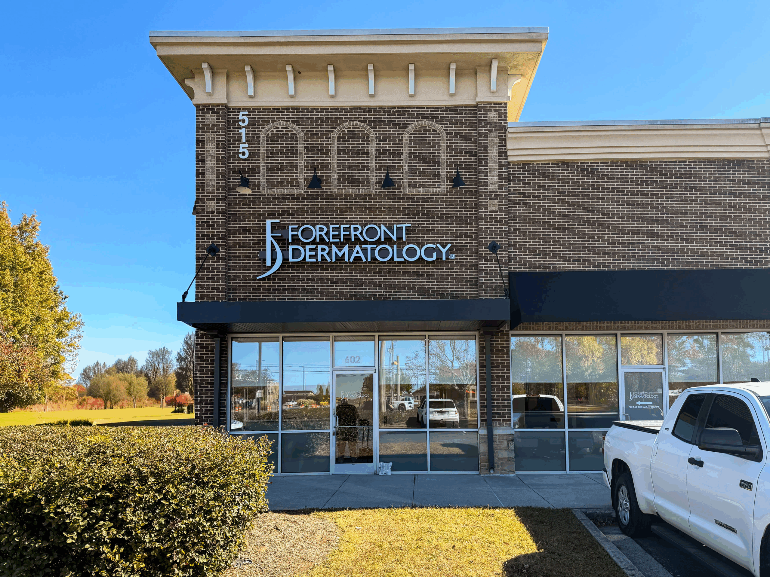 From Dull to Radiant: How Microneedling Rejuvenates Skin Naturally